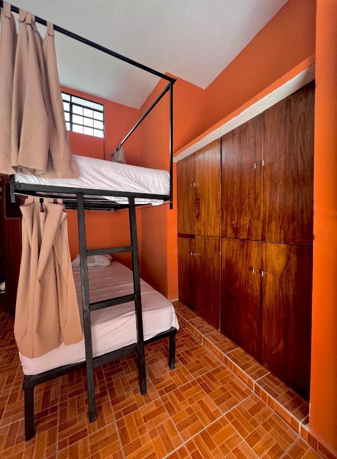 Alena Hostal Valladolid  Exterior photo